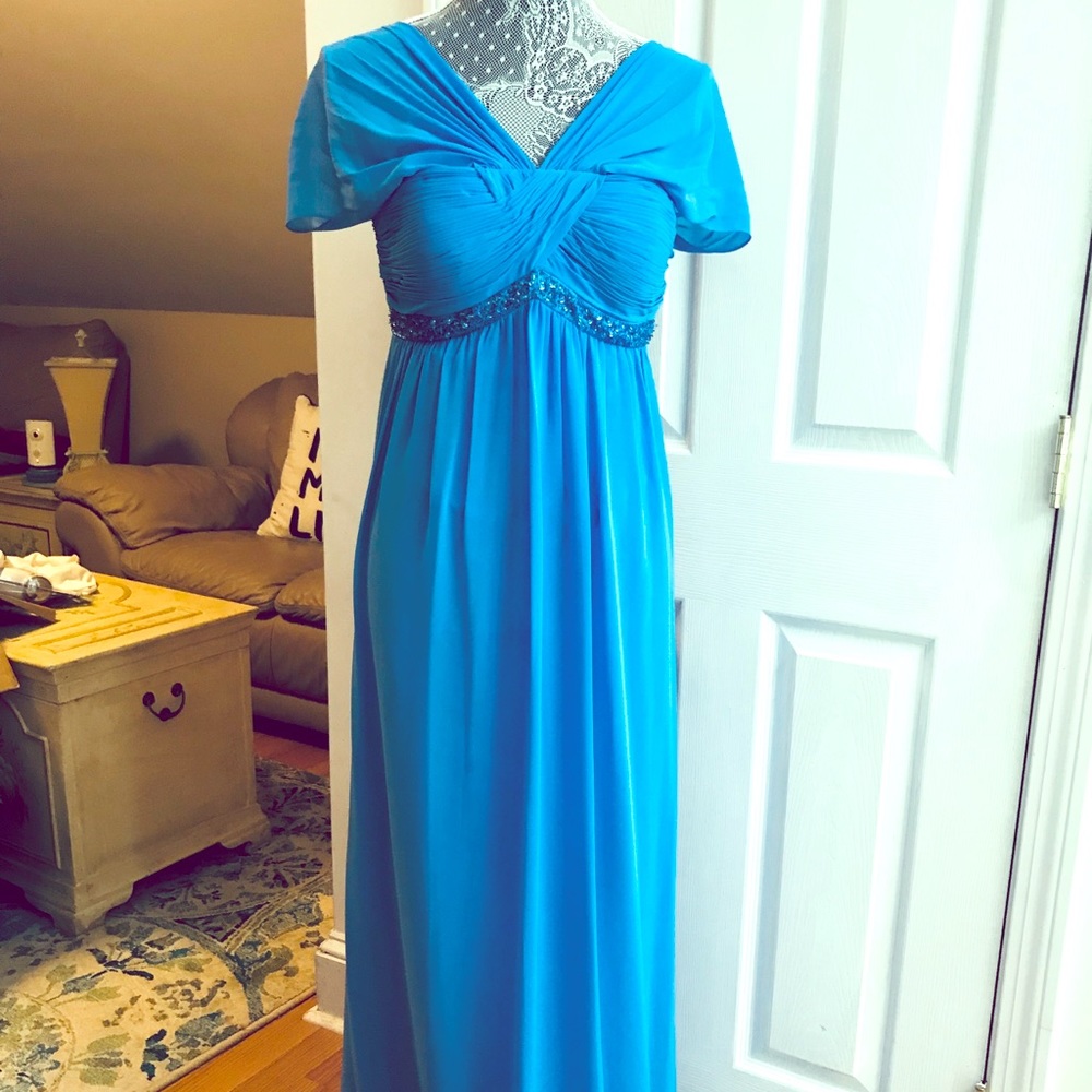 DAVID Bridal Baby Blue Prom/Bridesmaids dress